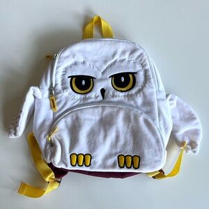 new NWOT Harry Potter Hedwig Owl Mini
Backpack with Flapping Motion Wings